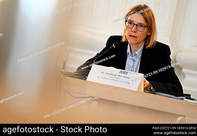 21 July 2022, Bavaria, Munich: Stephanie Herrmann, head of office of the Archdiocese of Munich and Freising, speaks at the press conference to present its 2021...