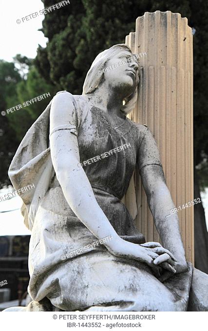 Statue of woman praying, pillar, Jewish cemetery, Cimetière du Chateau, Nice, Alpes Maritimes, Région Provence-Alpes-Côte d'Azur, France, Europe