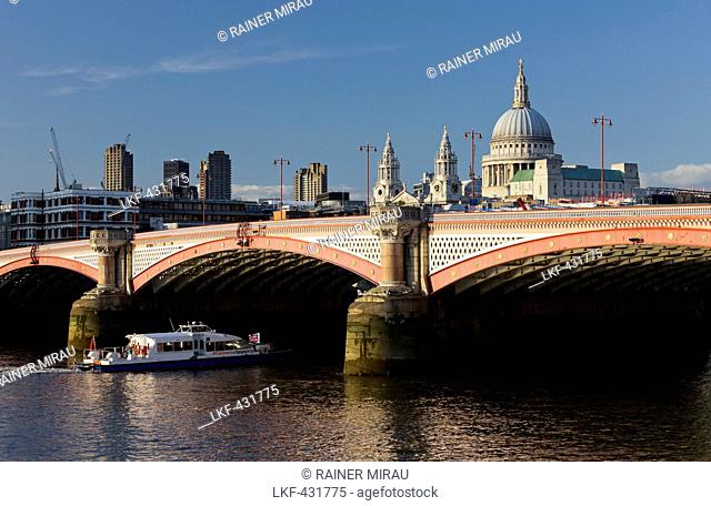 Blackfairs Bridge with St Pauls Cathedral, City of London, London, England