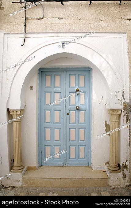 The Medina in Sousse, Tunisia. An old door on Rue Vasser. Photo: André Maslennikov