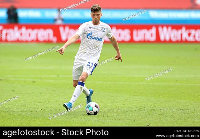 firo: 03.04.2021, Fuvuball: Soccer: 1st Bundesliga, season 2020/21 Bayer 04 Leverkusen - FC Schalke 04 2.1 individual action