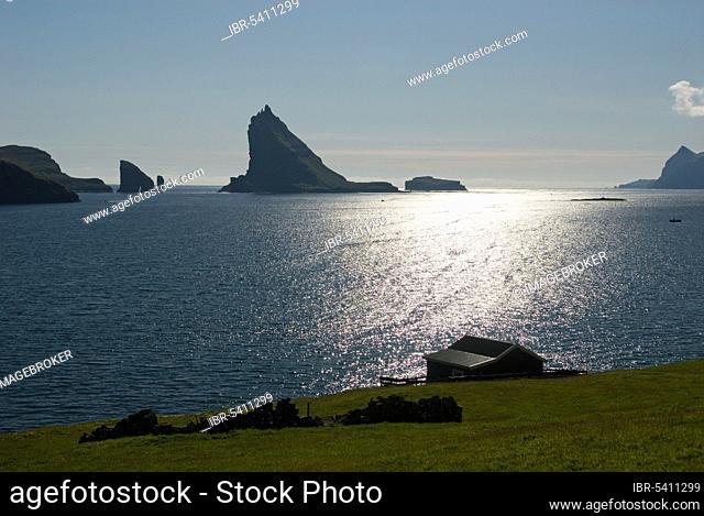 Rocks at Bour, Sorvagsfjördur, Sorvagsfjordur, Tindholmur Island, Vagar Island, Faroe Islands, Denmark, Europe