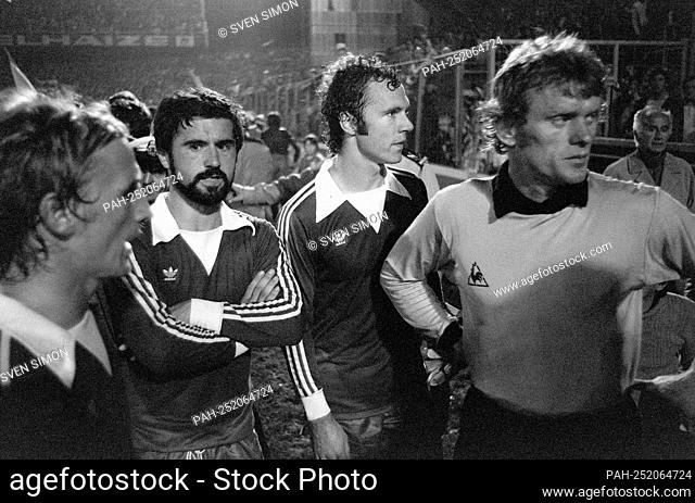 Football legend Gerd MUELLER died at the age of 75. Archive photo; Soccer Supercup RSC Anderlecht - FC Bayern Munich 4: 1 on 08/30/1976