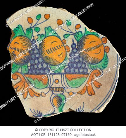 IA (?), Ground fragment majolica dish with polychrome fruit bowl in the mirror, signed, dish plate tableware holder soil find ceramic earthenware glaze tin...