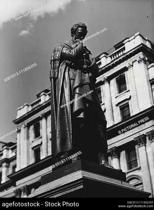 London's Statues - The thinker in Waterloo Place. Philosopher Sydney Herbert (1810-61). November 28, 1947. (Photo by Pictorial Press)
