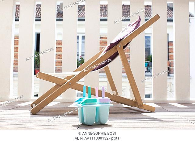 Deckchair and popsicles
