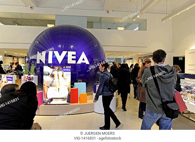 05.04.2009, Germany, Berlin:People visiting a Nivea shop with sign. - Berlin, Berlin, Germany, 05/04/2009