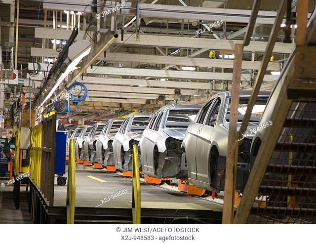 Sterling Heights, Michigan - Assembly line for the 2007 Chrysler Sebring sedan at DaimlerChrysler's Sterling Heights Assembly Plant