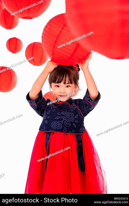 The pretty little girl under the red lanterns