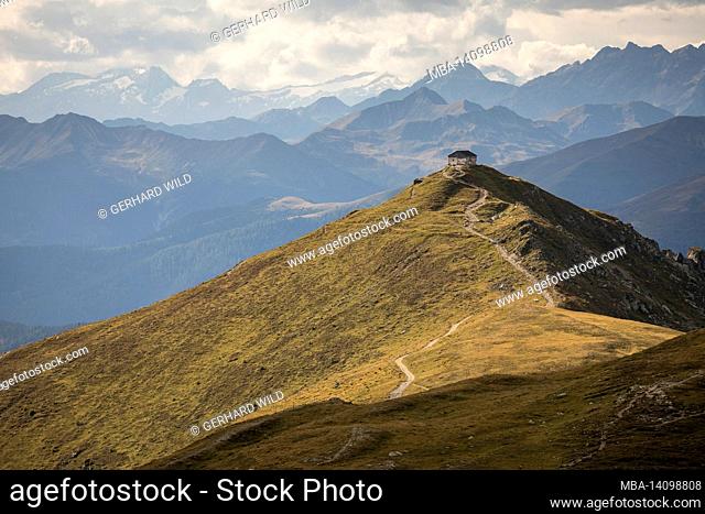 view from the sillianer hütte to the helm mountain with the helmhaus (2, 433 m) on the carnic main ridge, valley town of sexten, south tyrol, italy