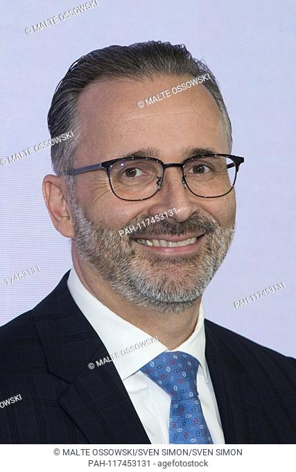Carsten KNOBEL, Member of the Management, responsible for Finance (Chief Financial Officer), Purchasing & Integrated Business Solutions, CFO, CFO, Portrait