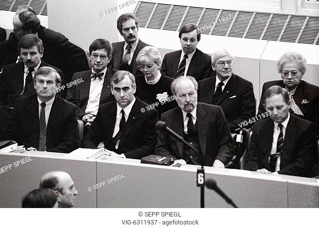 Germany, Bonn, 21.04.1989 Archiv-Nr.: 03-52-12 Regierungsumbildung Foto: v.l.n.r.: Helmut Haussmann, Wirtschaftsminister, Theo Waigel, Finanzminister, Hans A