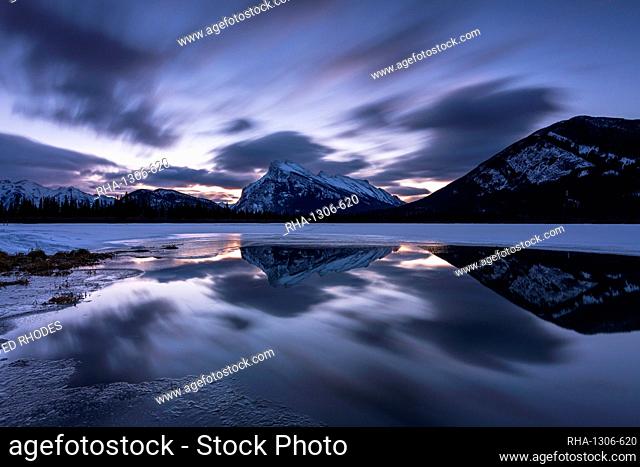 Mount Rundle and Vermillion Lakes at sunrise, Banff National Park, UNESCO World Heritage Site, Alberta, Canadian Rockies, Canada, North America