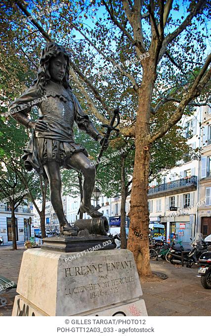 France, ile de france, paris 3e arrondissement, le marais, rue de turenne, statue de turenne enfant, Date : 2011-2012 Photo Gilles Targat