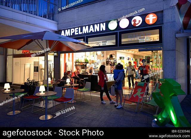 Ampelmann, Neues Kranzlereck, Kurfürstendamm, Charlottenburg, Berlin Germany