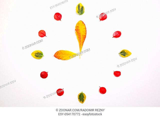 Autumn Time - Clock of autumn leafs
