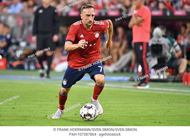 Franck RIBERY (FC Bayern Munich), Action, Single Action, Frame, Cut Out, Full Body, Whole Figure. Test match FC Bayern Munich-Manchester United 1-0, Football 1