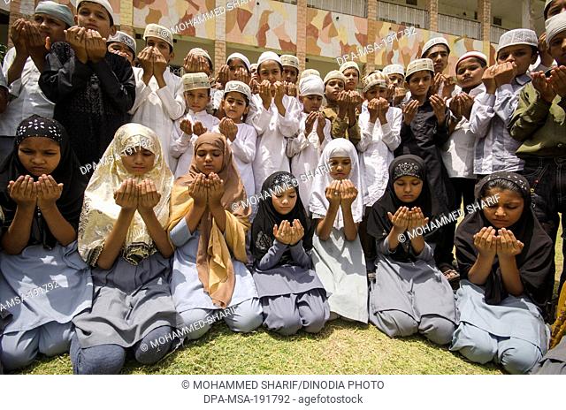 muslim children prayer jodhpur rajasthan MR#786