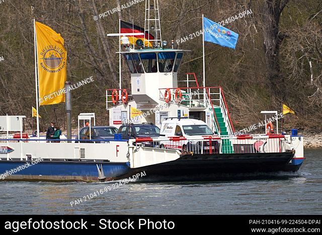 14 April 2021, Rhineland-Palatinate, Niederheimbach: The Rhine ferry connects Niederheimbach in Rhineland-Palatinate with Lorch in Hesse
