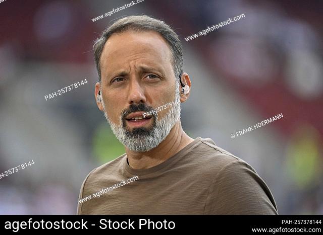 Pellegrino Matarazzo (coach VFB Stuttgart), single image, trimmed single motif, portrait, portrait, portrait. Soccer 1st Bundesliga season 2021/2022