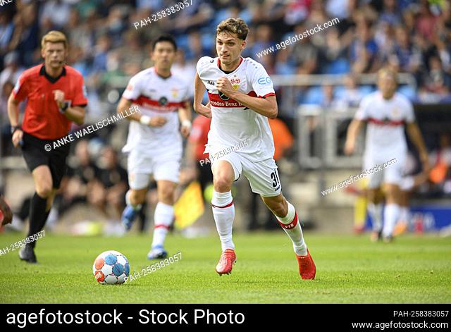 Mateo KLIMOWICZ (S) action, soccer 1st Bundesliga, 06.matchday, VfL Bochum (BO) - VfB Stuttgart (S) 0: 0, on 09/26/2021 in Bochum / Germany