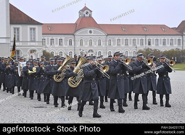 Solemn vow of the recruits in front of the Nymphenburg Palace in Munich. Mountain music corps of the Bundeswehr Garmisch Partenkirchen