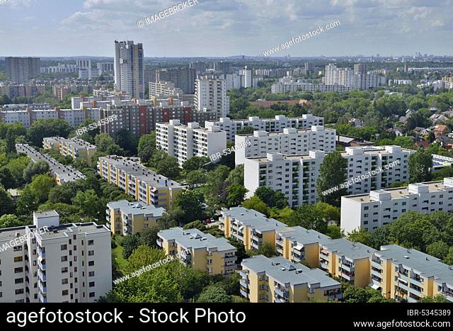 High-rise buildings, Fritz-Erler-Allee, Gropiusstadt, Neukölln, Berlin, Germany, Europe
