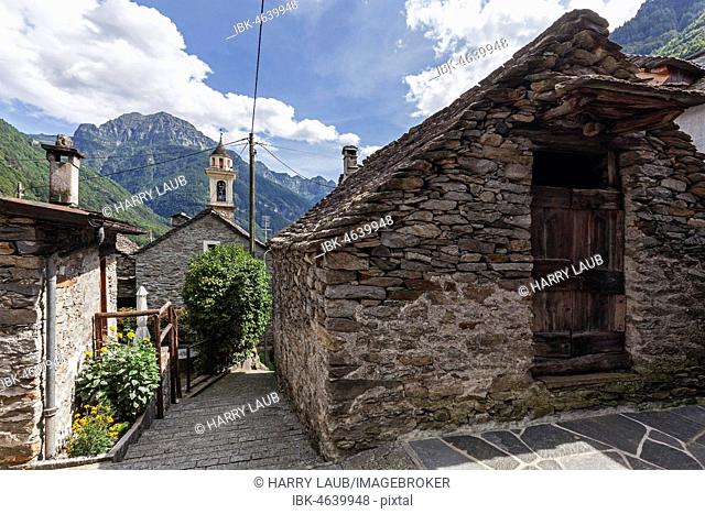 Typical Ticino stone houses in Sonogno village, Verzasca valley, Valle Verzasca, Canton Ticino, Switzerland