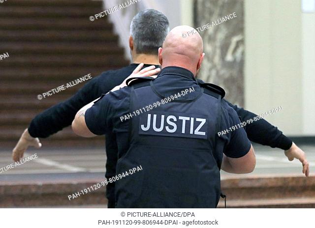 20 November 2019, Mecklenburg-Western Pomerania, Schwerin: Before the trial against a police officer, a former member of a Special Operations Command (SEK)