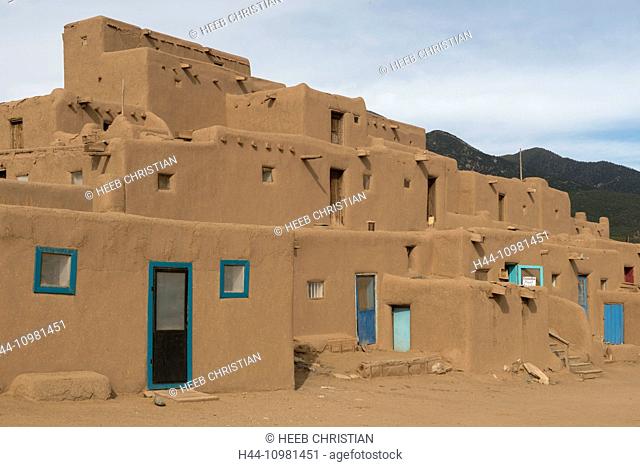 adobe pueblo in Taos