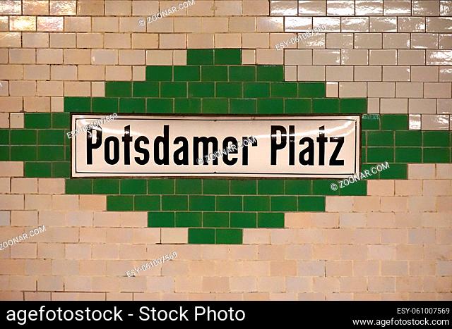 Potsdamer Platz; Berlin; U-Bahn Beschriftung;