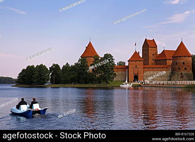 Water Castle, Lake Galvé, Trakei, Lithuania, Baltic States, Europe
