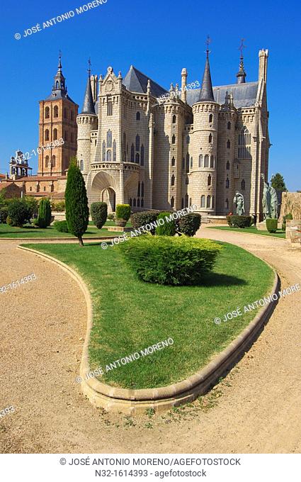 Episcopal Palace designed by Gaudi now Museo de los Caminos dedicated to the Way of Santiago, Astorga, Silver Route, Leon province, Castilla y Leon, Spain