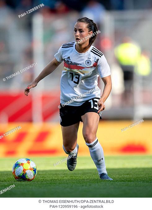 May 30, 2019: Regensburg, Continental Arena: Football Laender match Women: Germany - Chile: Germanys Sara Daebritz on the ball