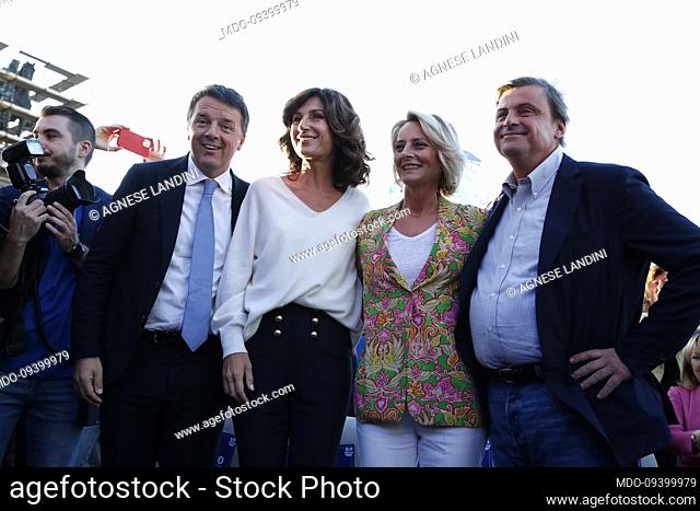 Janiculum: Piazzale Giuseppe Garibaldi. Closing of the electoral campaign of the Terzo Polo. In the photo Matteo Renzi with his wife Agnese Landini