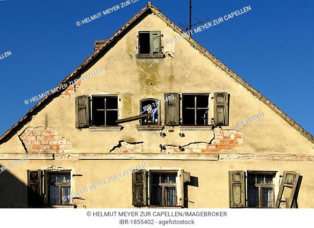 Old gable of a farmhouse with statue of a saint, Bruehl, Dechsendorf, Upper Franconia, Bavaria, Germany, Europe
