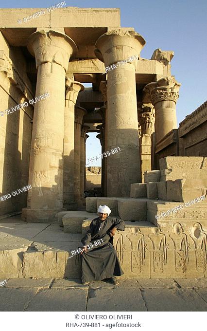 The caretaker, Kom Ombo temple, Egypt, North Africa, Africa