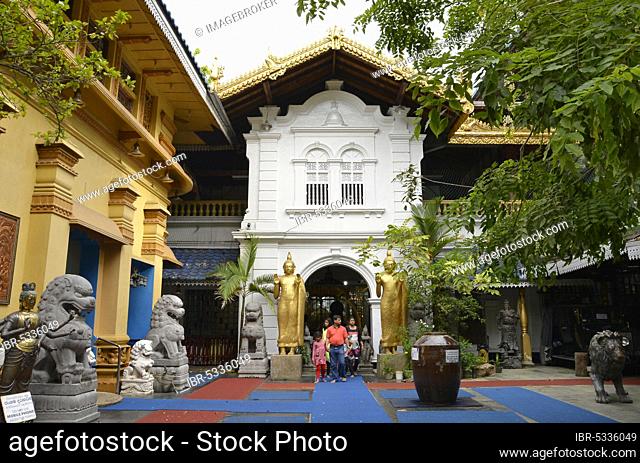 Gangaramaya Temple, Colombo, Sri Lanka, Asia