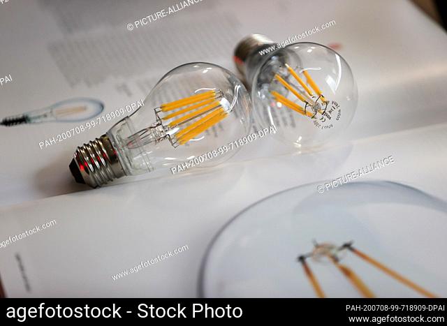 08 July 2020, Saxony, Plauen: So-called vosLED, historical incandescent lamps with modern LED technology can be found at Vosla GmbH
