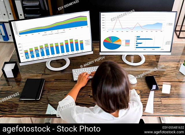 Stock Analyst Desk Trading. High Growth Business