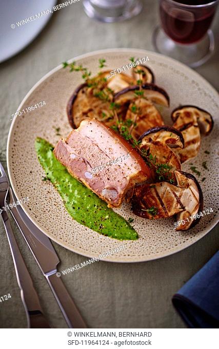 Pork belly with grilled porcini mushrooms and thyme