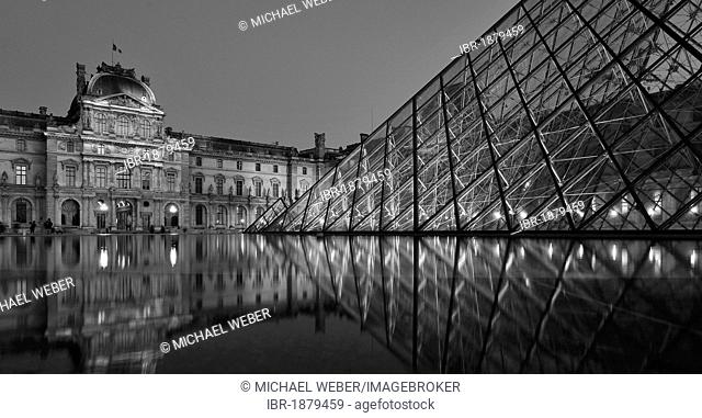 Black and white, night shot, Pavillon Richelieu, glass pyramid entrance, Palais du Louvre, Paris, France, Europe
