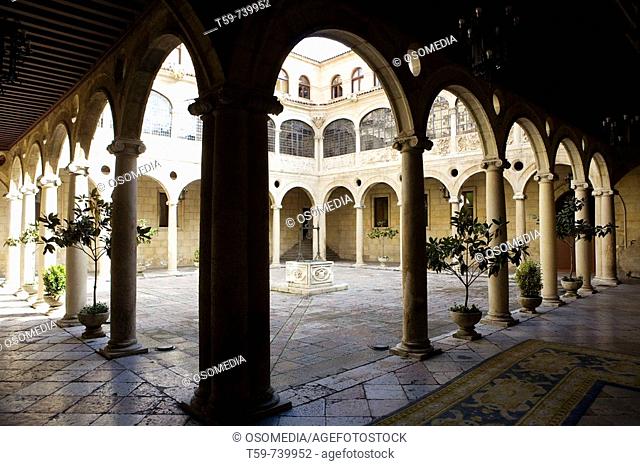 Courtyard, Leon. Castilla-Leon, Spain