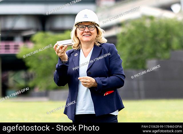 28 June 2021, North Rhine-Westphalia, Duisburg: Svenja Schulze (SPD), Federal Minister for the Environment, Nature Conservation and Nuclear Safety