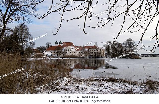 03 January 2019, Bavaria, Seeon: Snow lies in front of the Seeon monastery in the Bundestag at the beginning of the CSU state group's winter retreat