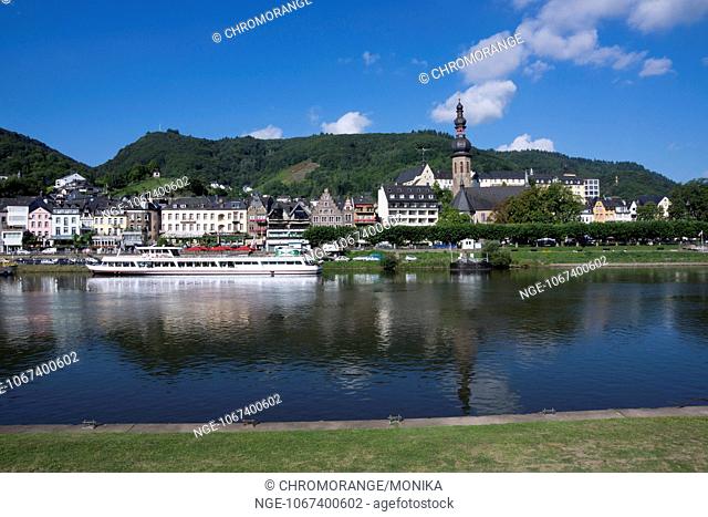 Cochem with the Parish church St Martin, Moselle, district Cochem Zell, Rhineland Palatinate, Germany, Europe