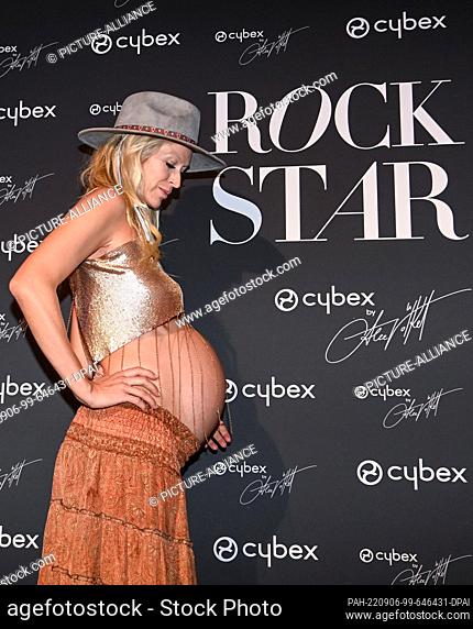05 September 2022, Berlin: Pregnant artist Mia Florentine Weiss arrives at the Cybex x Alec Völkel Launch during Berlin Fashion Week at Soho House