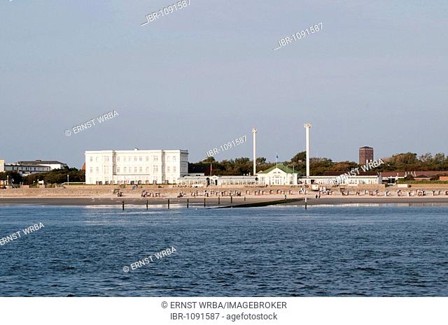 Western beach with houses seen from the sea, Norderney, East Frisian Island off the North Sea coast, East Frisia, Lower Saxony, Germany, Europe