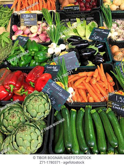 France, Midi-Pyrénées, Toulouse, market, vegetables