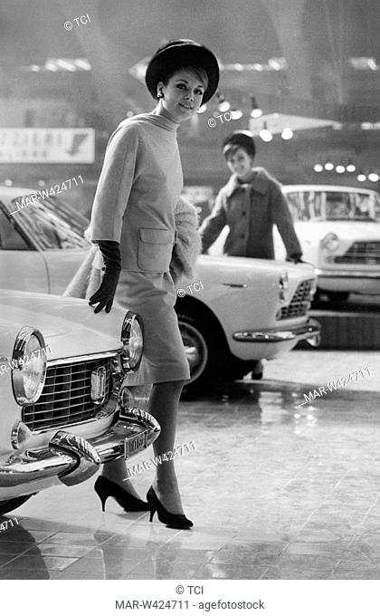 salone dell'automobile, stand della fiat, torino, piemonte, italia 1963